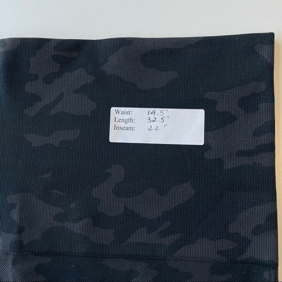 ❤️ SPANX Black Camo Seamless Tights multiple sizes H7-H8-H9 - Picture 8 of 9